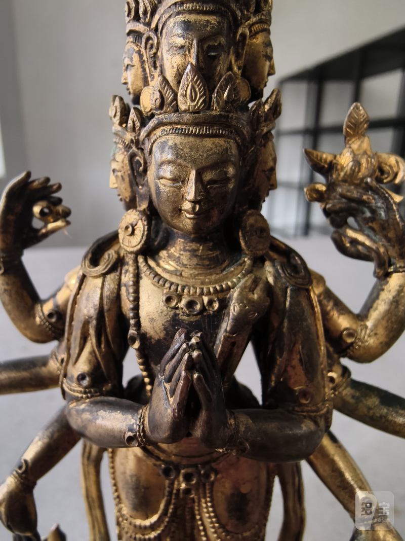 A GILT-BRONZE FIGURE OF EKADASHALOKESHVARA - 图16